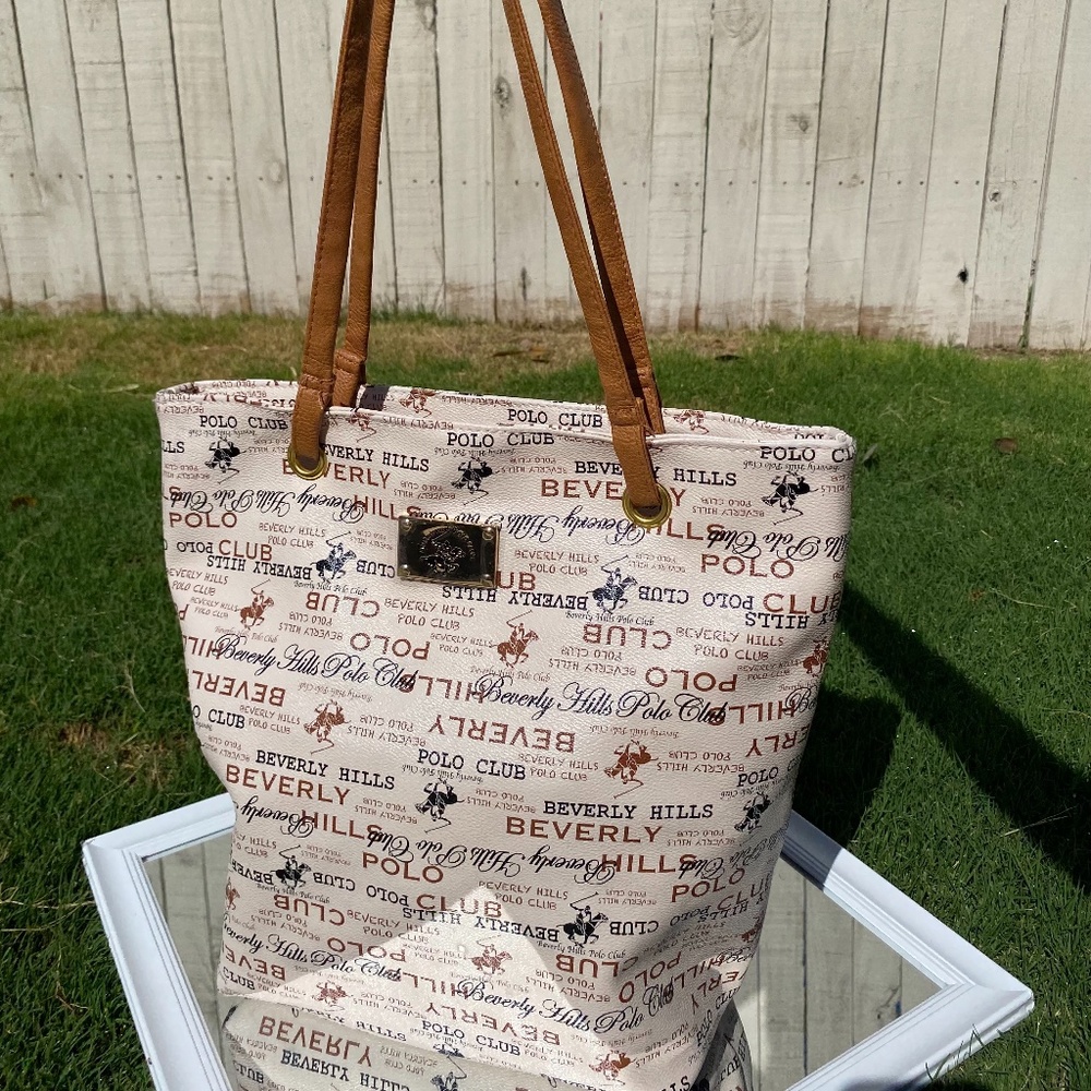 Beverly Hills Polo Club Women's White Logo Shoulder Bag.
